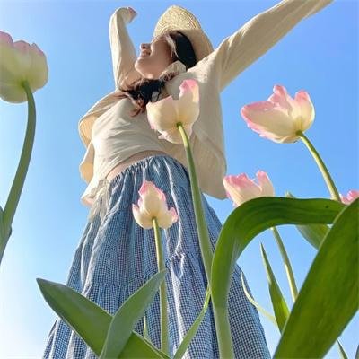 在拥挤的房间拥抱